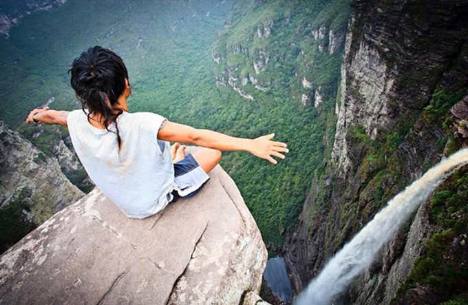 Turista francês morre após cair da Cachoeira da Fumaça