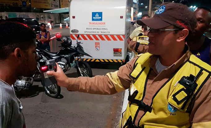 Blitze da Lei Seca autuam 303 motoristas no carnaval