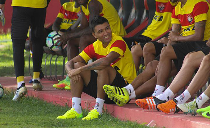 Vitória mira resgate dos gols contra Galícia no Baianão