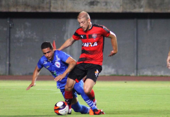 Vitória vence Galícia com placar magro e não empolga torcida 