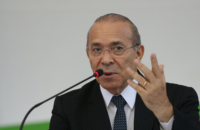 Retorno de Padilha à Casa Civil é adiado para o dia 13