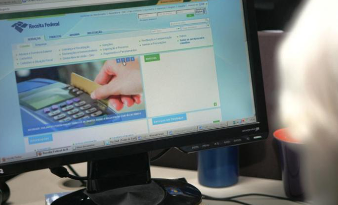 Mais de 1 milhão de contribuintes entregaram declaração do IR
