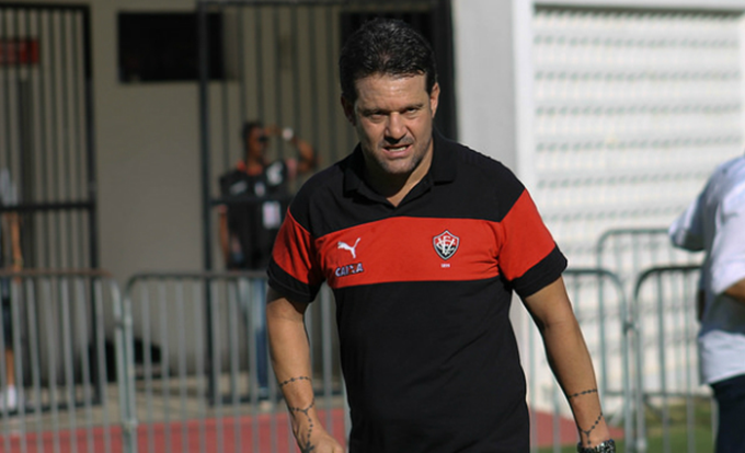 Vitória esconde time que enfrentará o Vasco nesta quarta (08) 
