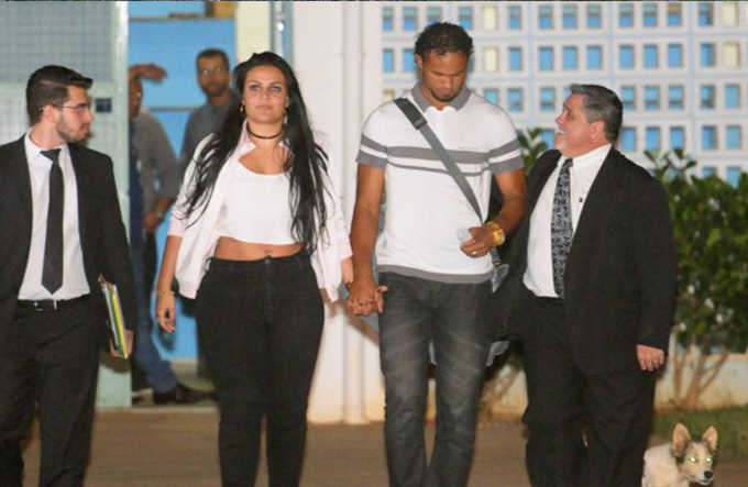 Advogado diz que goleiro Bruno vai assinar contrato com clube 
