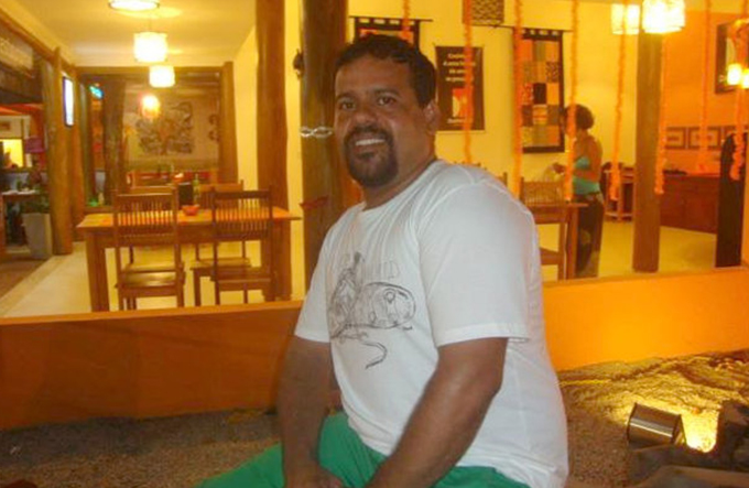 Professor é morto a tiros dentro de carro em Itabuna