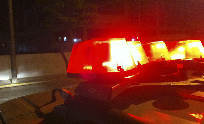 Homem é achado morto com mãos amarradas em terreno