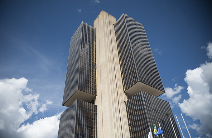 Mercado financeiro reduz estimativa de inflação para 4,19%