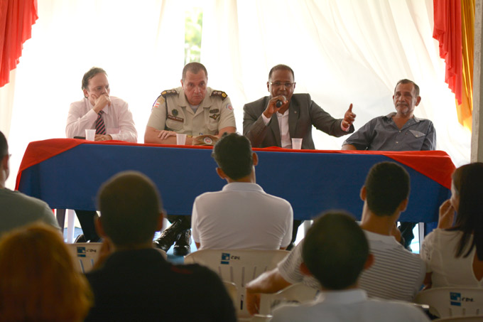 Encontro da CDL matense debate segurança pública 