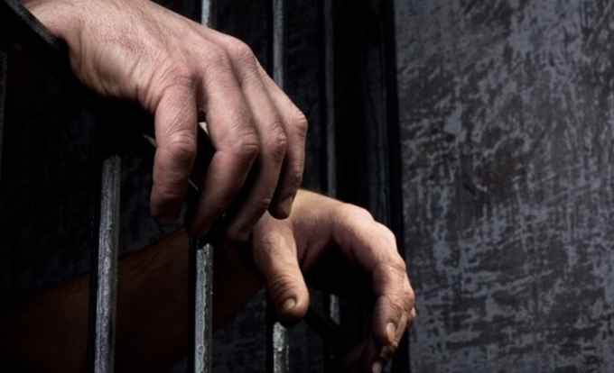 Homem é preso suspeito de abusar sexualmente de duas filhas 