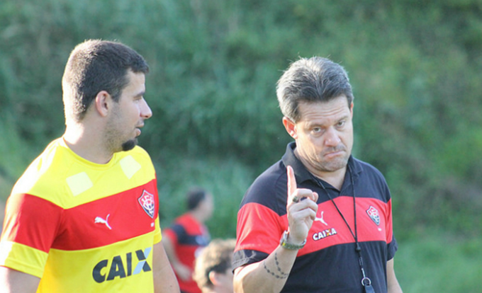 Vitória teve nove pênaltis e só converteu três