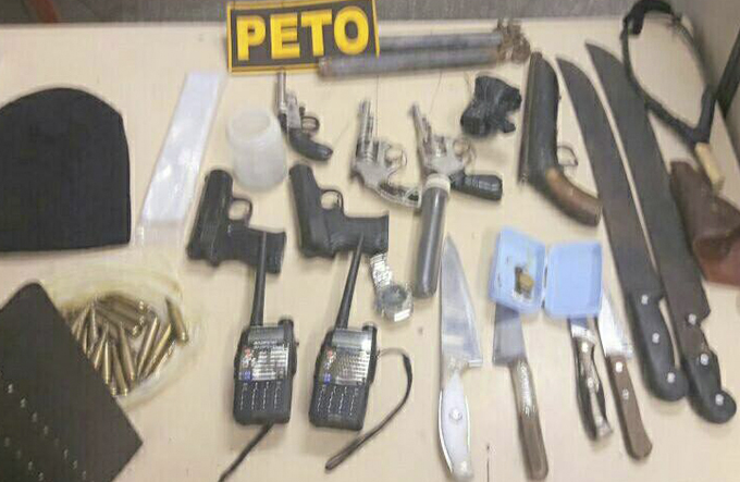 Após denúncia, PM apreende armas e munições em Dias d'Ávila