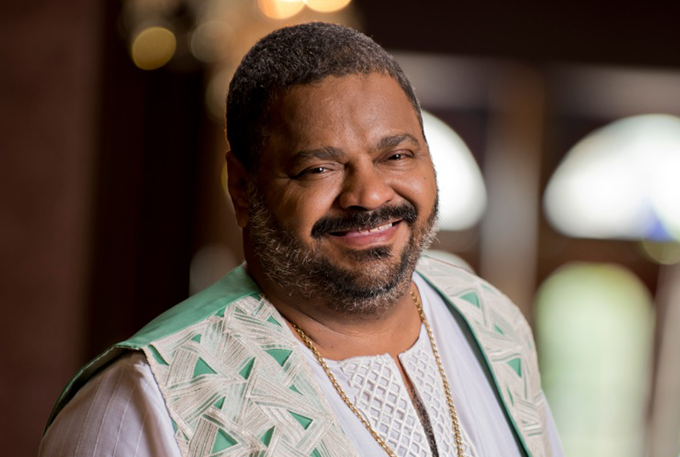 Sambista Arlindo Cruz continua internado em estado grave