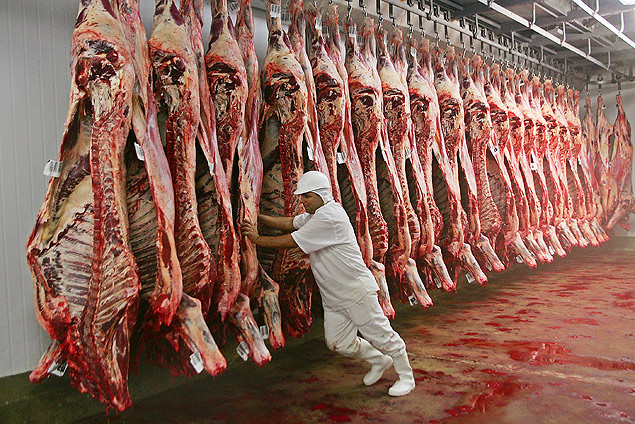 Hong Kong suspende importação de carne do Brasil após operação 