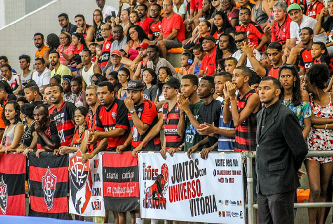Universo/Vitória pega o Flamengo em Cajazeiras