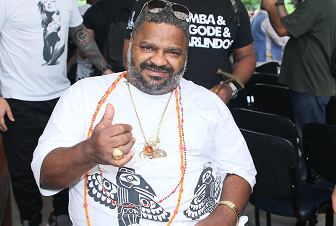 Arlindo Cruz acorda do coma na UTI, revela filho do cantor