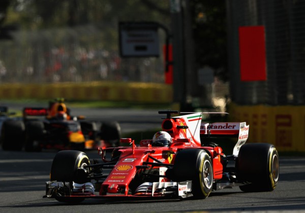 Vettel desbanca Hamilton e vence GP da Autrália; Massa é sexto