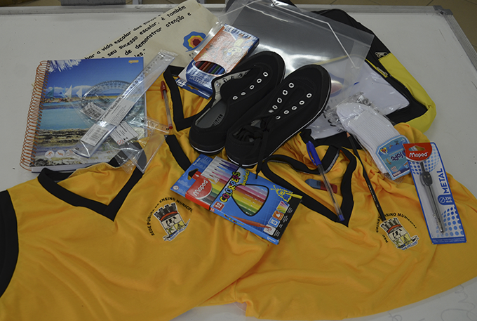 Prefeitura entrega uniforme e material escolar nesta terça (28)