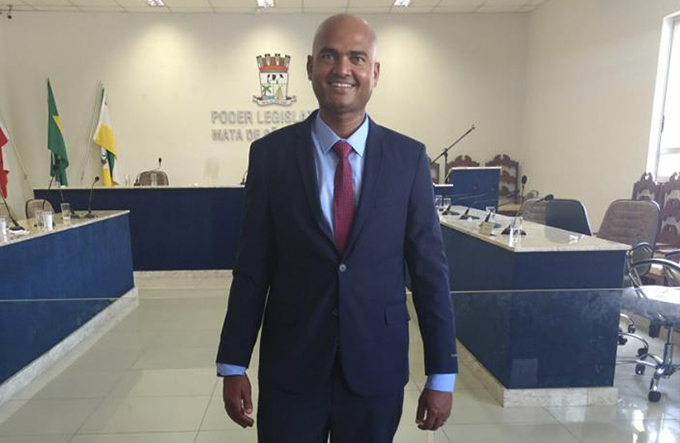 Neném de Dadinho é empossado vereador durante sessão polêmica