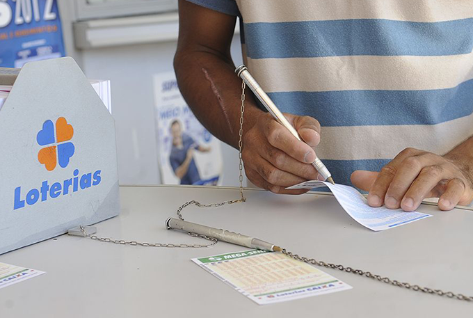 Mega-Sena acumula e pode pagar até R$ 25 milhões