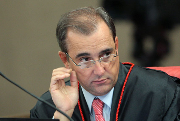 Temer nomeia Admar Gonzaga novo ministro do TSE