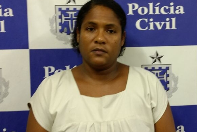 Mulher é presa após jogar ácido em marido e amante