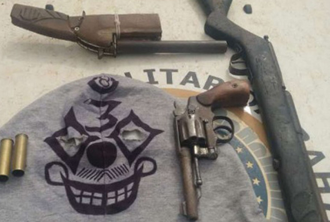Jovem é libertada após ser mantida em cárcere por namorado 