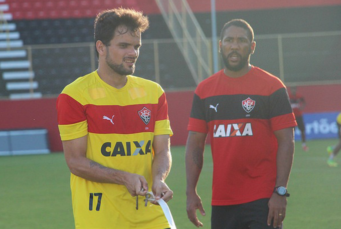 Time reserva do Vitória tenta mostrar serviço