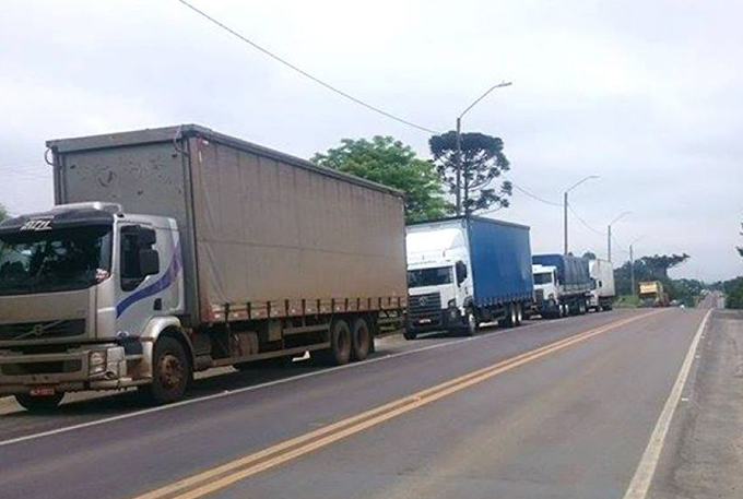 PRF restringe trânsito de veículos de carga em feriados