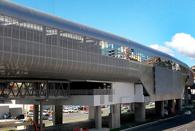 Metrô adota esquema especial para transportar passageiros 