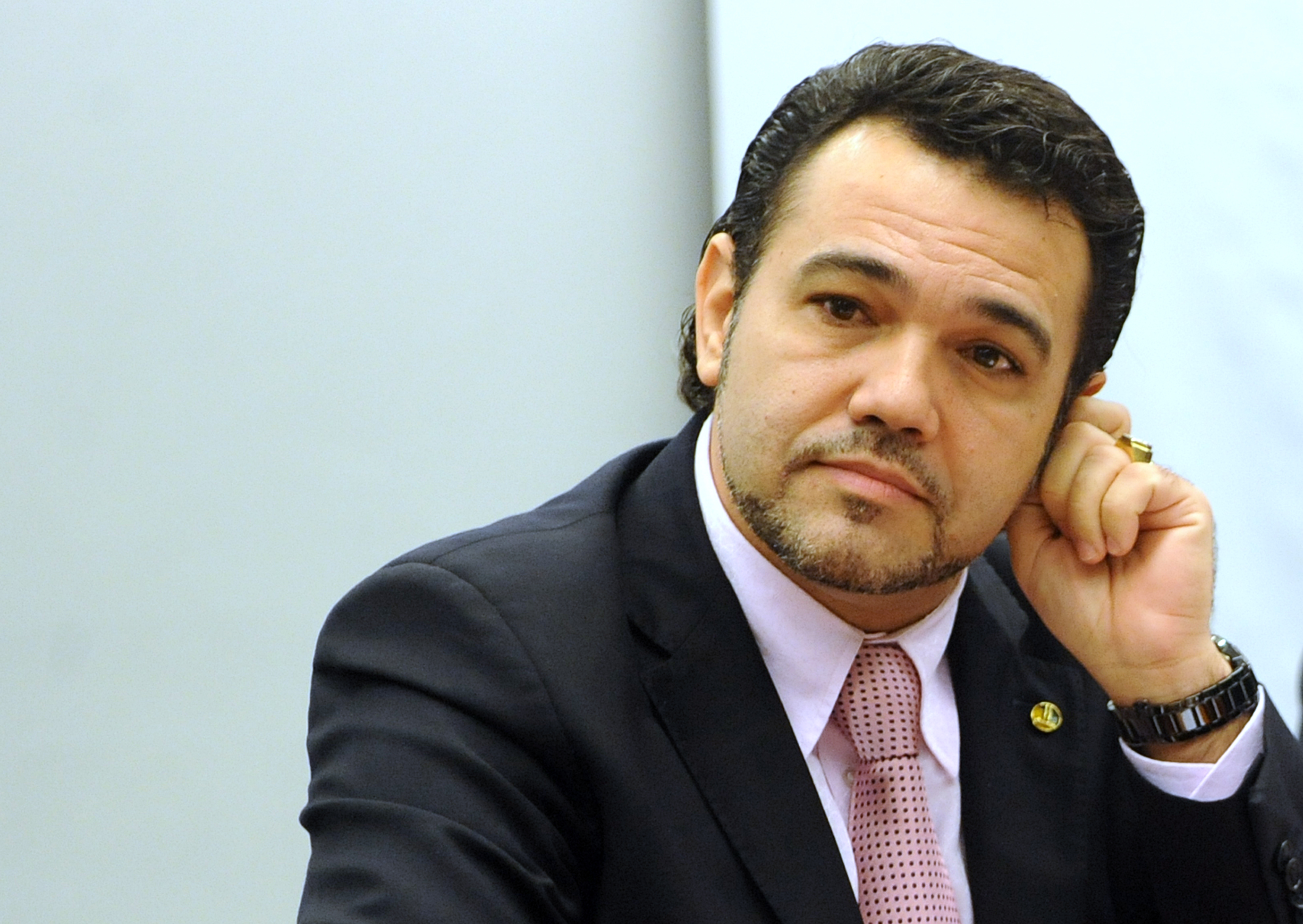 Ministro do STF arquiva inquérito contra deputado Marco Feliciano