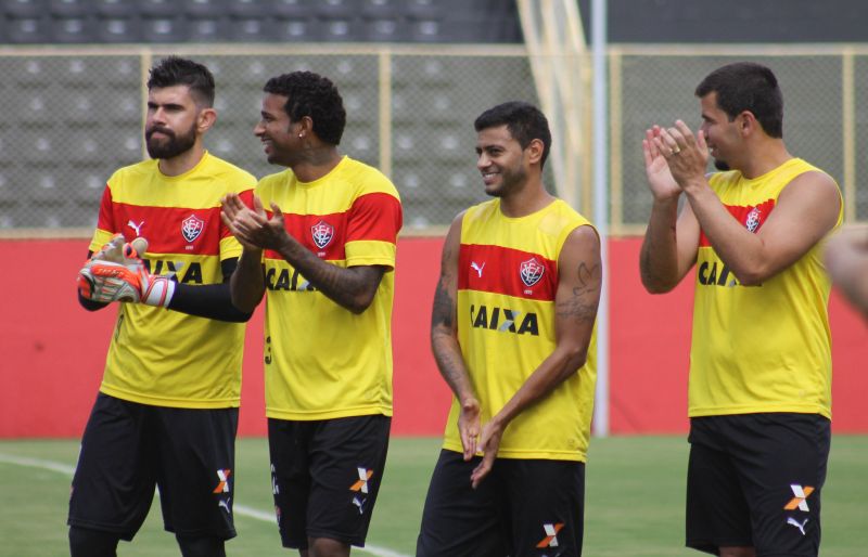 Sem surpresas, Vitória relaciona 20 jogadores para o Ba-Vi