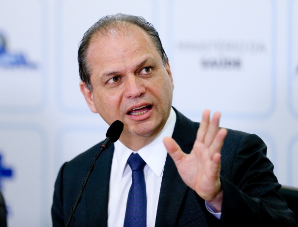 Exames normais são 'prejuízos' para o SUS, diz Ministro da Saúde 