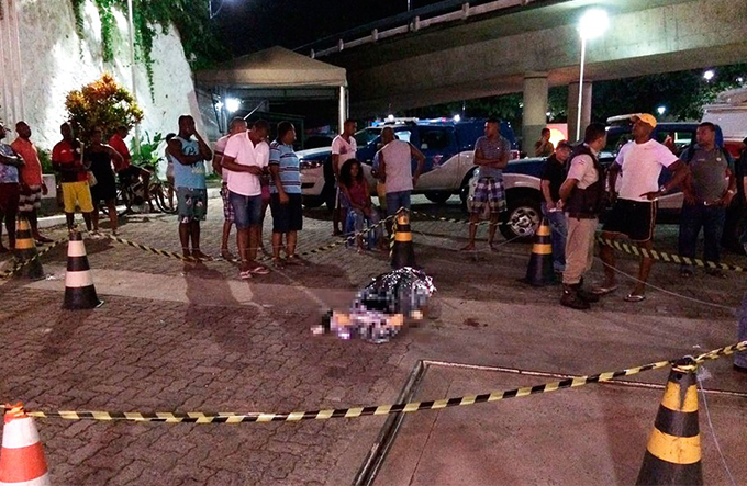 Torcedor do Bahia é morto e amigo baleado na Vasco da Gama