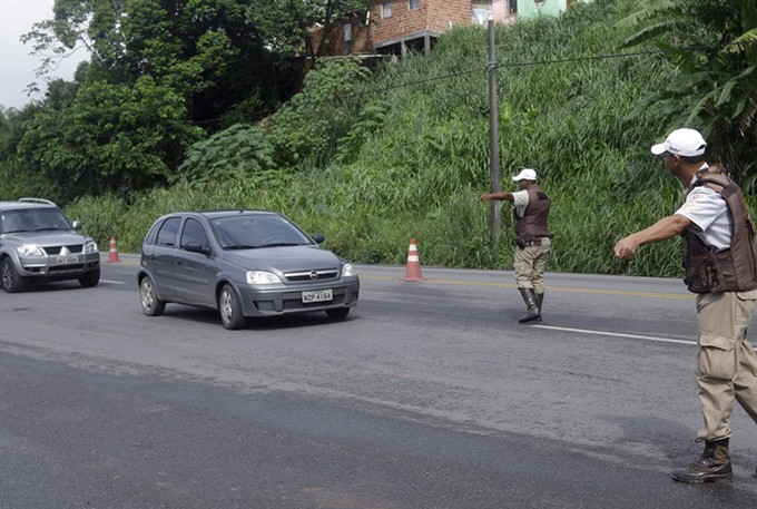 Feriadão terá policiamento reforçado em rodovias baianas; confira