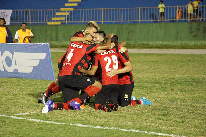 Com gol nos acréscimos, Vitória arranca empate em Conquista