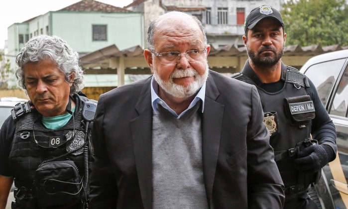 Léo Pinheiro entrega documentos para reforçar elo de Lula com tríplex