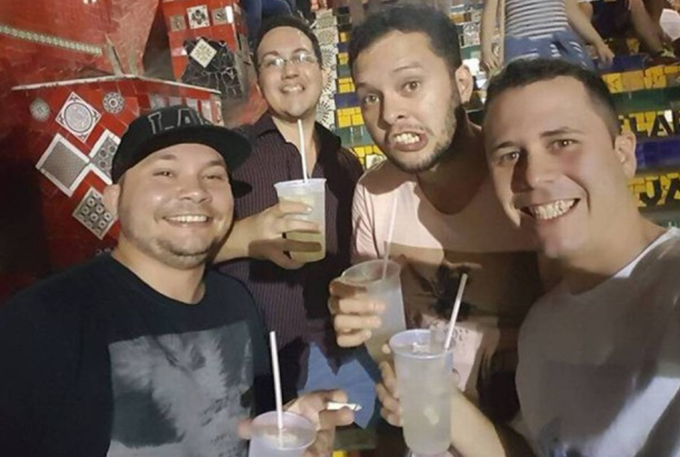 Noivo morre em acidente de carro após despedida de solteiro 