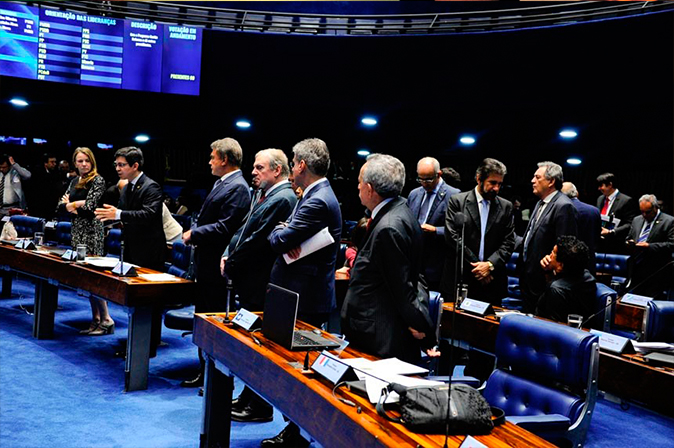 Senado avança na proposta que acaba com o foro privilegiado
