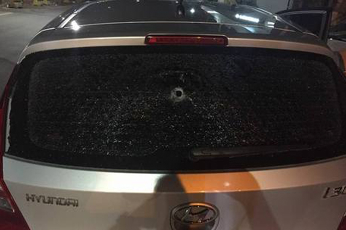 Carro com jogadores do Vitória é atingido por tiros após o Ba-VI
