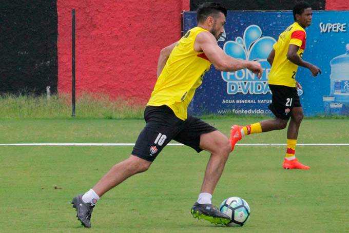 Dátolo publica despedida do Vitória e diz: 