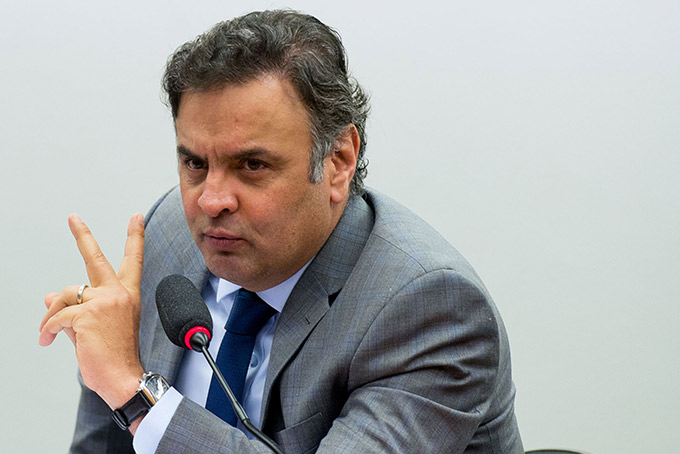 Aécio vê 'exagero na parafernália' para depoimento de Lula
