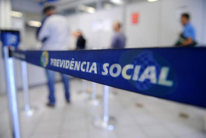 Pente-fino do INSS cancela mais de 102 mil auxílios-doença