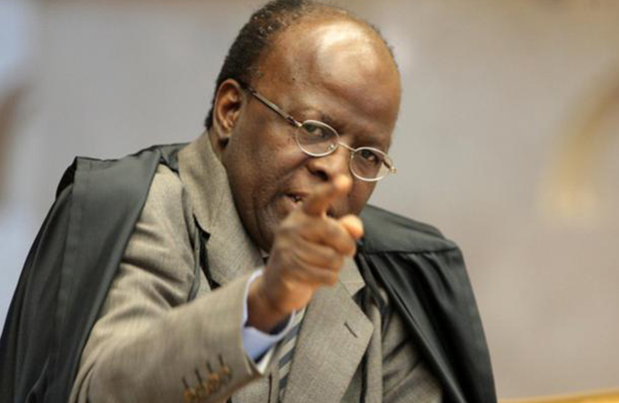 Brasileiros tem que exigir renúncia de Temer, diz Joaquim Barbosa