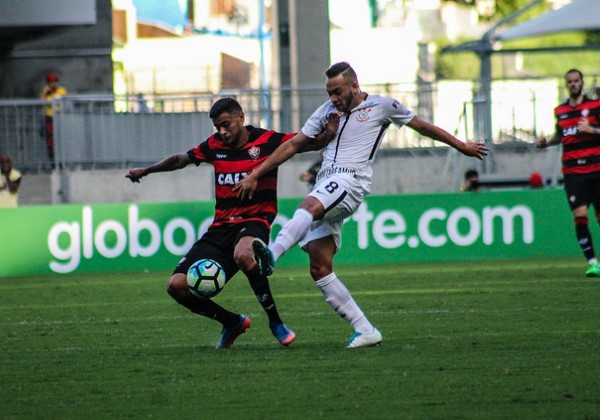 Vitória é derrotado pelo Corinthians na Arena Fonte Nova