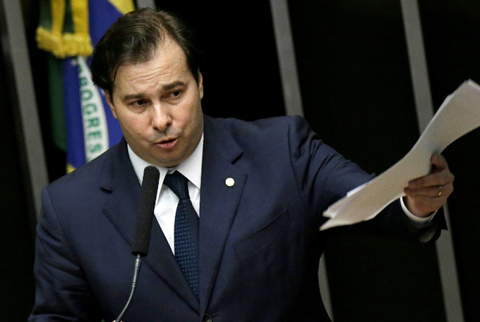 Maia promete retomar votações e colocar reforma da Previdência 