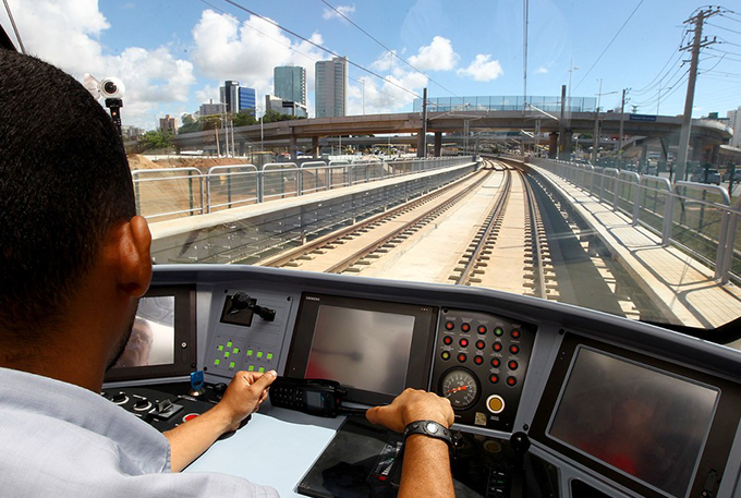 Metrô de Salvador começa a operar até Pituaçu