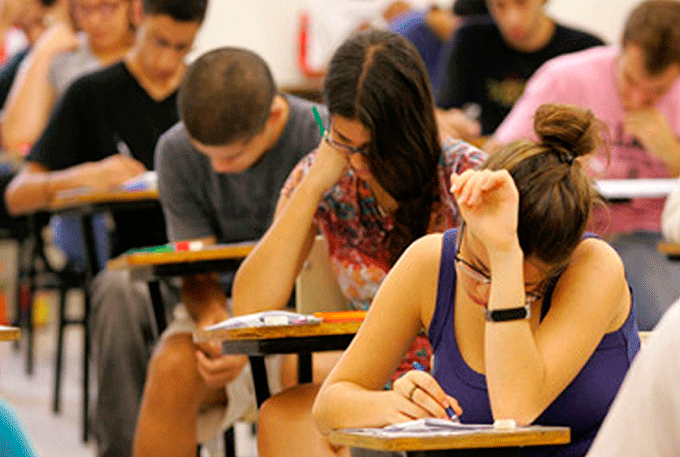 Participantes do Enem têm até amanhã para pagar a inscrição