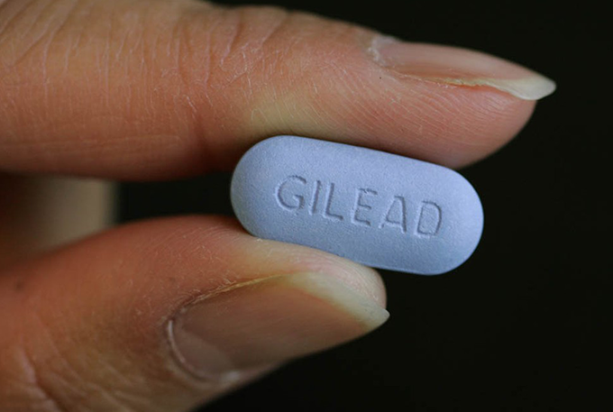 Governo vai adotar uso de pílula anti-HIV para pessoas em risco