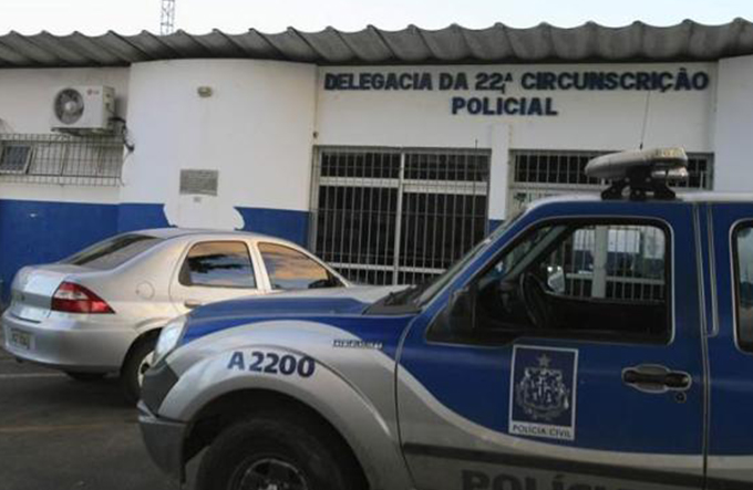 Jovem é retirado de casa e morto por homens encapuzados