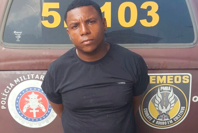 Polícia prende acusado de matar passageiro a facadas 